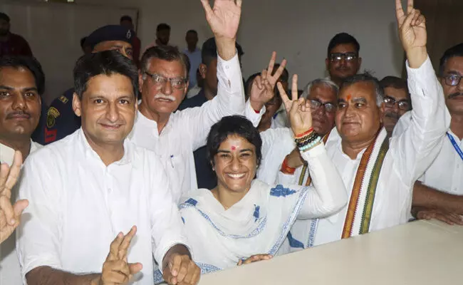 ಹರ್ಯಾಣ ವಿಧಾನಸಭಾ ಚುನಾವಣೆ | ಹೂಡಾ, ಫೋಗಟ್, ಇತರರಿಂದ ನಾಮಪತ್ರಗಳ ಸಲ್ಲಿಕೆ