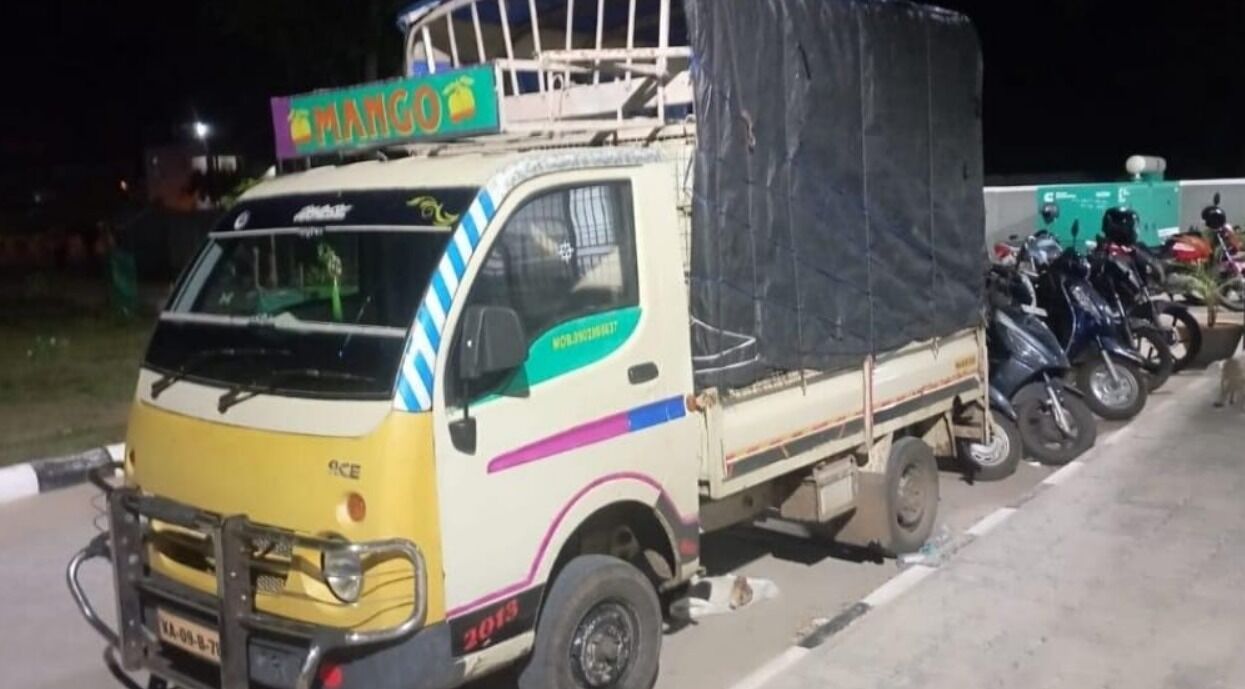 ಚಾಮರಾಜನಗರ | 900 ಕೆ.ಜಿ. ಪಡಿತರ ಅಕ್ಕಿಯ ಅಕ್ರಮ ಸಾಗಾಟ : ಇಬ್ಬರ ಬಂಧನ