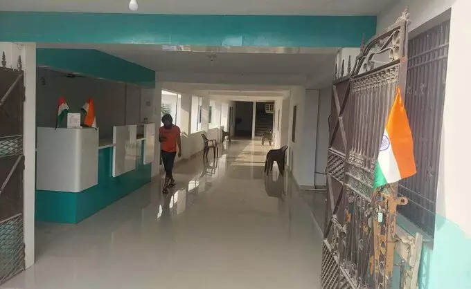 ಬಿಹಾರ: ವೈದ್ಯನ ಗುಪ್ತಾಂಗ ಕತ್ತರಿಸಿ ಗ್ಯಾಂಗ್ ರೇಪ್ ಪ್ರಯತ್ನ ತಡೆದ ನರ್ಸ್! ಬಿಹಾರ: ವೈದ್ಯನ ಗುಪ್ತಾಂಗ ಕತ್ತರಿಸಿ ಗ್ಯಾಂಗ್ ರೇಪ್ ಪ್ರಯತ್ನ ತಡೆದ ನರ್ಸ್!