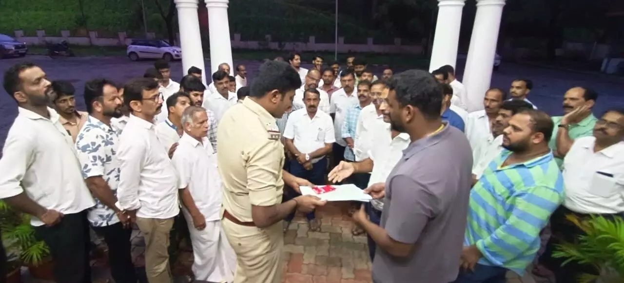 ಮಹೇಶ್ ಶೆಟ್ಟಿ ತಿಮರೋಡಿ ವಿರುದ್ಧ ಬೆಳ್ತಂಗಡಿ, ಧರ್ಮಸ್ಥಳ ಪೊಲೀಸ್ ಠಾಣೆಗೆ ದೂರು