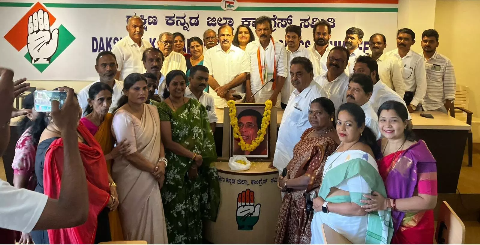 ಆಸ್ಕರ್ ಫೆರ್ನಾಂಡೀಸ್ ಜೀವನ ಮತ್ತು ರಾಜಕಾರಣ ಎಲ್ಲರಿಗೂ ಮಾದರಿ : ರಮಾನಾಥ ರೈ ಆಸ್ಕರ್ ಫೆರ್ನಾಂಡೀಸ್ ಜೀವನ ಮತ್ತು ರಾಜಕಾರಣ ಎಲ್ಲರಿಗೂ ಮಾದರಿ : ರಮಾನಾಥ ರೈ