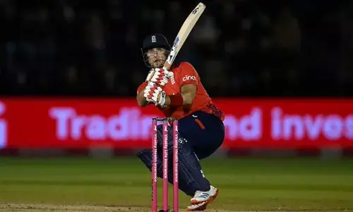 ಎರಡನೇ ಟಿ-20: ಆಸೀಸ್ ವಿರುದ್ಧ ಇಂಗ್ಲೆಂಡ್ ಗೆ ರೋಚಕ ಜಯ