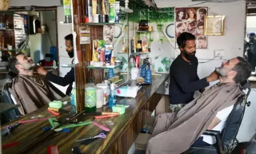 ತನ್ನ ತಲೆಗೂದಲು ಹಾಗೂ ಗಡ್ಡವನ್ನು ಟ್ರಿಮ್ ಮಾಡಿದ್ದ ಕ್ಷೌರಿಕನಿಗೆ ಉಡುಗೊರೆ ರವಾನಿಸಿದ ರಾಹುಲ್ ಗಾಂಧಿ