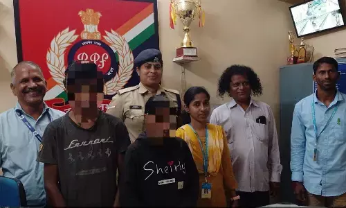 ಟೀಕೆಟು ರಹಿತ ಪ್ರಯಾಣ: ಅಪ್ರಾಪ್ತ ವಯಸ್ಸಿನ ಅಣ್ಣ ತಂಗಿ ವಶಕ್ಕೆ