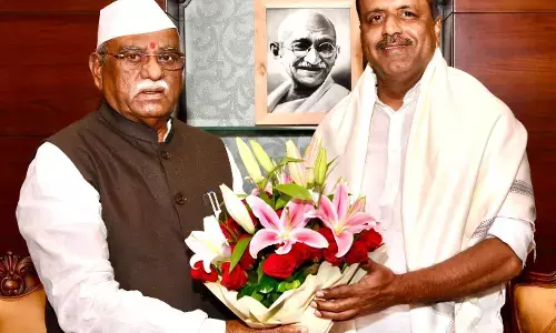 ರಾಜಸ್ಥಾನದ ರಾಜ್ಯಪಾಲ ಹರಿಭಾವು ಬಾಗಡೆಯನ್ನು ಭೇಟಿಯಾದ ಕರ್ನಾಟಕದ ಸ್ಪೀಕರ್ ಯು.ಟಿ ಖಾದರ್