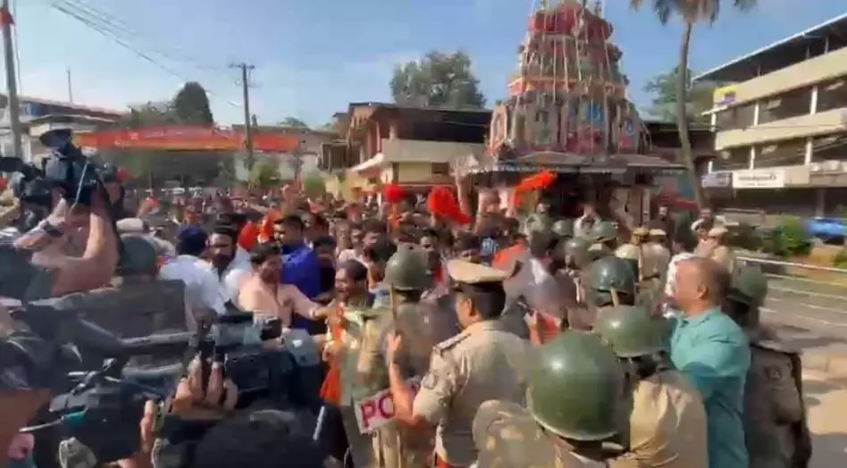 ಬಿ.ಸಿ.ರೋಡ್ | ಪರಿಸ್ಥಿತಿ ನಿಯಂತ್ರಣದಲ್ಲಿ: ಬಿಗು ಪೊಲೀಸ್ ಬಂದೋಬಸ್ತ್ ಬಿ.ಸಿ.ರೋಡ್ | ಪರಿಸ್ಥಿತಿ ನಿಯಂತ್ರಣದಲ್ಲಿ: ಬಿಗು ಪೊಲೀಸ್ ಬಂದೋಬಸ್ತ್