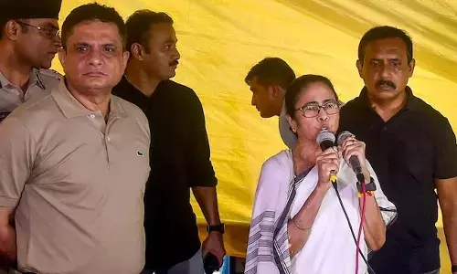 ಮಾತುಕತೆಗೆ ಕಿರಿಯ ವಿದ್ಯಾರ್ಥಿಗಳಿಗೆ ಕೊನೆಯ ಆಹ್ವಾನ ನೀಡಿದ ಮಮತಾ ಬ್ಯಾನರ್ಜಿ