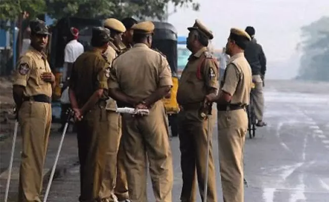 ಉತ್ತರಪ್ರದೇಶ | ಪೊಲೀಸರಿಂದ ಥಳಿತ ; ದಲಿತ ಬಾಲಕ ಮೃತ್ಯು ಉತ್ತರಪ್ರದೇಶ | ಪೊಲೀಸರಿಂದ ಥಳಿತ ; ದಲಿತ ಬಾಲಕ ಮೃತ್ಯು