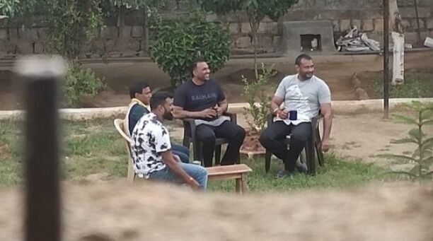 ದರ್ಶನ್‍ಗೆ ರಾಜಾತಿಥ್ಯ ಆರೋಪ : ವಿಲ್ಸನ್ ಗಾರ್ಡನ್ ನಾಗ ಸೇರಿ ಇಬ್ಬರು 3 ದಿನ ಪೊಲೀಸ್ ವಶಕ್ಕೆ