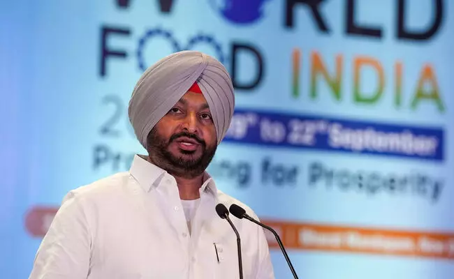 ರಾಹುಲ್ ಗಾಂಧಿ ವಿರುದ್ಧ ನೀಡಿದ ಹೇಳಿಕೆಗೆ ನಾನು ಬದ್ಧ : ಸಚಿವ ರವನೀತ್ ಸಿಂಗ್ ಬಿಟ್ಟು ರಾಹುಲ್ ಗಾಂಧಿ ವಿರುದ್ಧ ನೀಡಿದ ಹೇಳಿಕೆಗೆ ನಾನು ಬದ್ಧ : ಸಚಿವ ರವನೀತ್ ಸಿಂಗ್ ಬಿಟ್ಟು