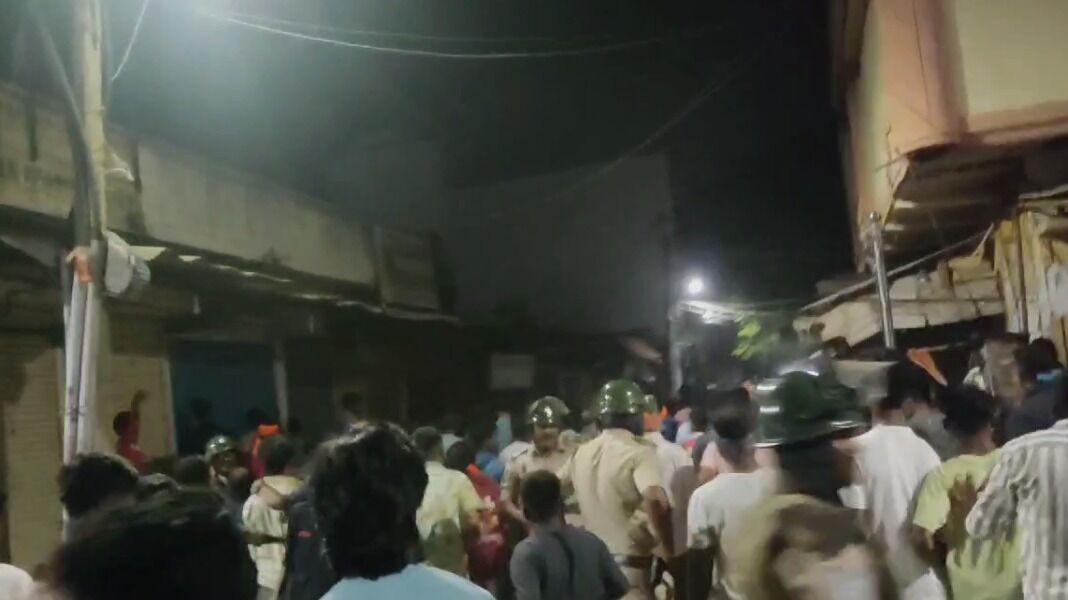 ದಾವಣಗೆರೆ | ಗಣೇಶ ವಿಸರ್ಜನೆ ಮೆರವಣಿಗೆ ವೇಳೆ ಕಲ್ಲು ತೂರಾಟ : ಇಬ್ಬರು ಪೊಲೀಸ್‌ ಸಿಬ್ಬಂದಿಗೆ ಗಾಯ