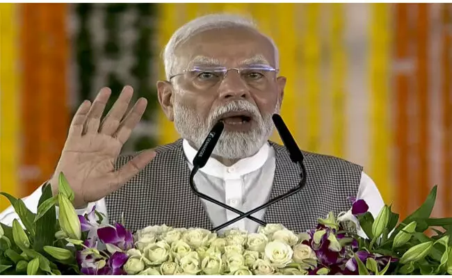 ‘ಟುಕ್ಡೆ ಟುಕ್ಡೆ’ ಗ್ಯಾಂಗ್ ಮತ್ತು ನಗರ ನಕ್ಸಲರು ನಡೆಸುತ್ತಿರುವ ಕಾಂಗ್ರೆಸ್ ಗಣಪತಿ ಪೂಜೆಯನ್ನೂ ದ್ವೇಷಿಸುತ್ತಿದೆ : ಮೋದಿ ‘ಟುಕ್ಡೆ ಟುಕ್ಡೆ’ ಗ್ಯಾಂಗ್ ಮತ್ತು ನಗರ ನಕ್ಸಲರು ನಡೆಸುತ್ತಿರುವ ಕಾಂಗ್ರೆಸ್ ಗಣಪತಿ ಪೂಜೆಯನ್ನೂ ದ್ವೇಷಿಸುತ್ತಿದೆ : ಮೋದಿ