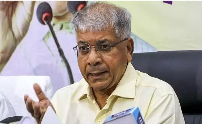 ಮಹಾರಾಷ್ಟ್ರ ವಿಧಾನಸಭಾ ಚುನಾವಣೆ | ಓರ್ವ ತೃತೀಯಲಿಂಗಿ ಸೇರಿದಂತೆ 11 ವಿಬಿಎ ಅಭ್ಯರ್ಥಿಗಳ ಮೊದಲ ಪಟ್ಟಿ ಪ್ರಕಟ ಮಹಾರಾಷ್ಟ್ರ ವಿಧಾನಸಭಾ ಚುನಾವಣೆ | ಓರ್ವ ತೃತೀಯಲಿಂಗಿ ಸೇರಿದಂತೆ 11 ವಿಬಿಎ ಅಭ್ಯರ್ಥಿಗಳ ಮೊದಲ ಪಟ್ಟಿ ಪ್ರಕಟ