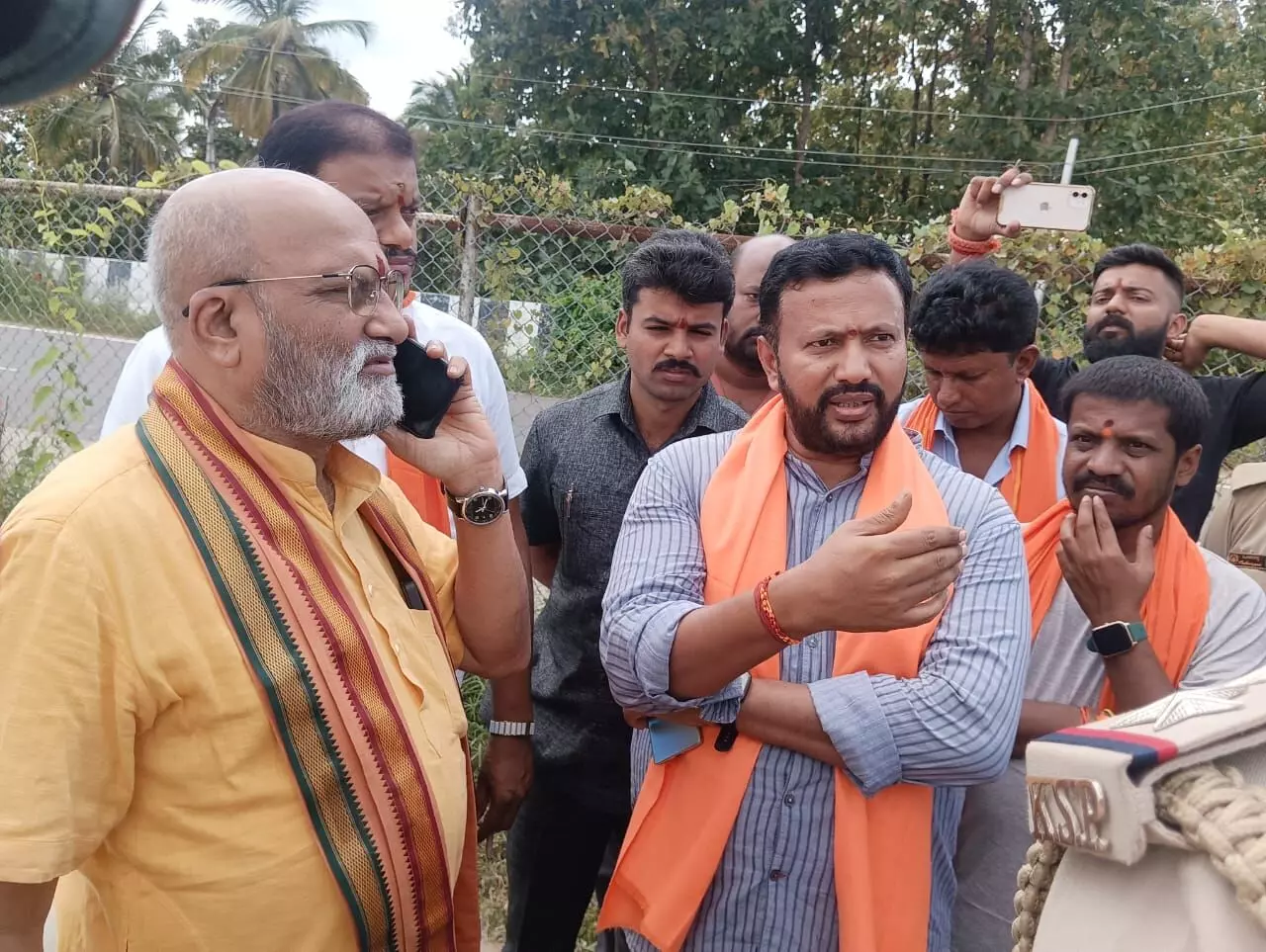 ಮಂಡ್ಯಕ್ಕೆ ಆಗಮಿಸುತ್ತಿದ್ದ ಮುತಾಲಿಕ್ ರನ್ನು ಗಡಿಯಲ್ಲಿ ತಡೆದು ವಾಪಸ್ ಕಳುಹಿಸಿದ ಪೊಲೀಸರು