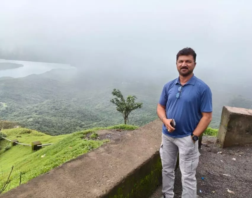 ಕಾರವಾರ | ಮನೆಗೆ ನುಗ್ಗಿ ಉದ್ಯಮಿಯ ಬರ್ಬರ ಹತ್ಯೆ: ಪತ್ನಿಗೆ ಗಂಭೀರ ಹಲ್ಲೆ ಕಾರವಾರ | ಮನೆಗೆ ನುಗ್ಗಿ ಉದ್ಯಮಿಯ ಬರ್ಬರ ಹತ್ಯೆ: ಪತ್ನಿಗೆ ಗಂಭೀರ ಹಲ್ಲೆ