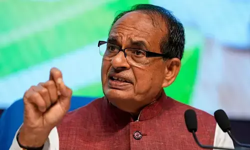 ಜಾರ್ಖಂಡ್ | ರಸ್ತೆ ಗುಂಡಿಯಲ್ಲಿ ಸಿಕ್ಕಿಕೊಂಡ ಕೇಂದ್ರ ಸಚಿವ ಶಿವರಾಜ್ ಸಿಂಗ್ ಚೌಹಾಣ್ ಕಾರು