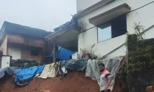 ಗುಡ್ಡ ಜರಿಯುವ ಭೀತಿ: ಮೂರು ಕುಟುಂಬ ಸ್ಥಳಾಂತರ