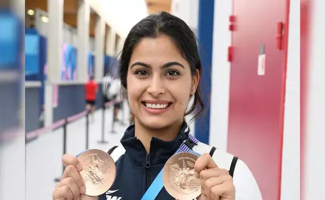 ಒಲಿಂಪಿಕ್ ಪದಕ ಧರಿಸಿದ್ದಕ್ಕೆ ಟ್ರೋಲ್: ತೀಕ್ಷ್ಣವಾಗಿ ಪ್ರತಿಕ್ರಿಯಿಸಿದ ಶೂಟರ್ ಮನು ಭಾಕರ್ ಒಲಿಂಪಿಕ್ ಪದಕ ಧರಿಸಿದ್ದಕ್ಕೆ ಟ್ರೋಲ್: ತೀಕ್ಷ್ಣವಾಗಿ ಪ್ರತಿಕ್ರಿಯಿಸಿದ ಶೂಟರ್ ಮನು ಭಾಕರ್