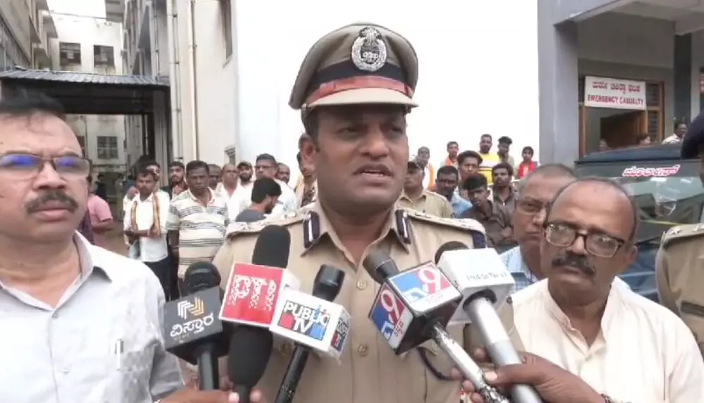 ಹುಬ್ಬಳ್ಳಿ: ಪ್ರೀತಿ ನಿರಾಕರಿಸಿದ್ದಕ್ಕೆ ಯುವತಿಯ ತಾಯಿಗೆ ಚಾಕು ಇರಿದ ಯುವಕ