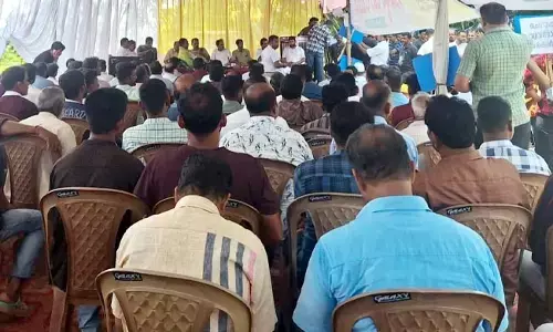 ಕಾಸರಗೋಡು: ಪ್ರತಿಭಟನಾ ಸ್ಥಳದಲ್ಲೇ ಆತ್ಮಹತ್ಯೆಗೆ ಯತ್ನಿಸಿದ ಕ್ವಾರಿ ಮಾಲಕ; ಆಸ್ಪತ್ರೆಗೆ ದಾಖಲು