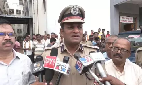 ಹುಬ್ಬಳ್ಳಿ: ಪ್ರೀತಿ ನಿರಾಕರಿಸಿದ್ದಕ್ಕೆ ಯುವತಿಯ ತಾಯಿಗೆ ಚಾಕು ಇರಿದ ಯುವಕ