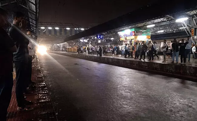 ಮಹಾ ಮಳೆಗೆ ಮುಂಬೈ ತತ್ತರ; ನಾಲ್ವರು ಮೃತ್ಯು