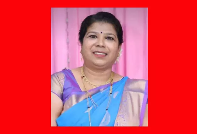 ವಿರಾಜಪೇಟೆ: ರಸ್ತೆ ಅಪಘಾತಕ್ಕೆ ಶಿಕ್ಷಕಿ ಬಲಿ ವಿರಾಜಪೇಟೆ: ರಸ್ತೆ ಅಪಘಾತಕ್ಕೆ ಶಿಕ್ಷಕಿ ಬಲಿ