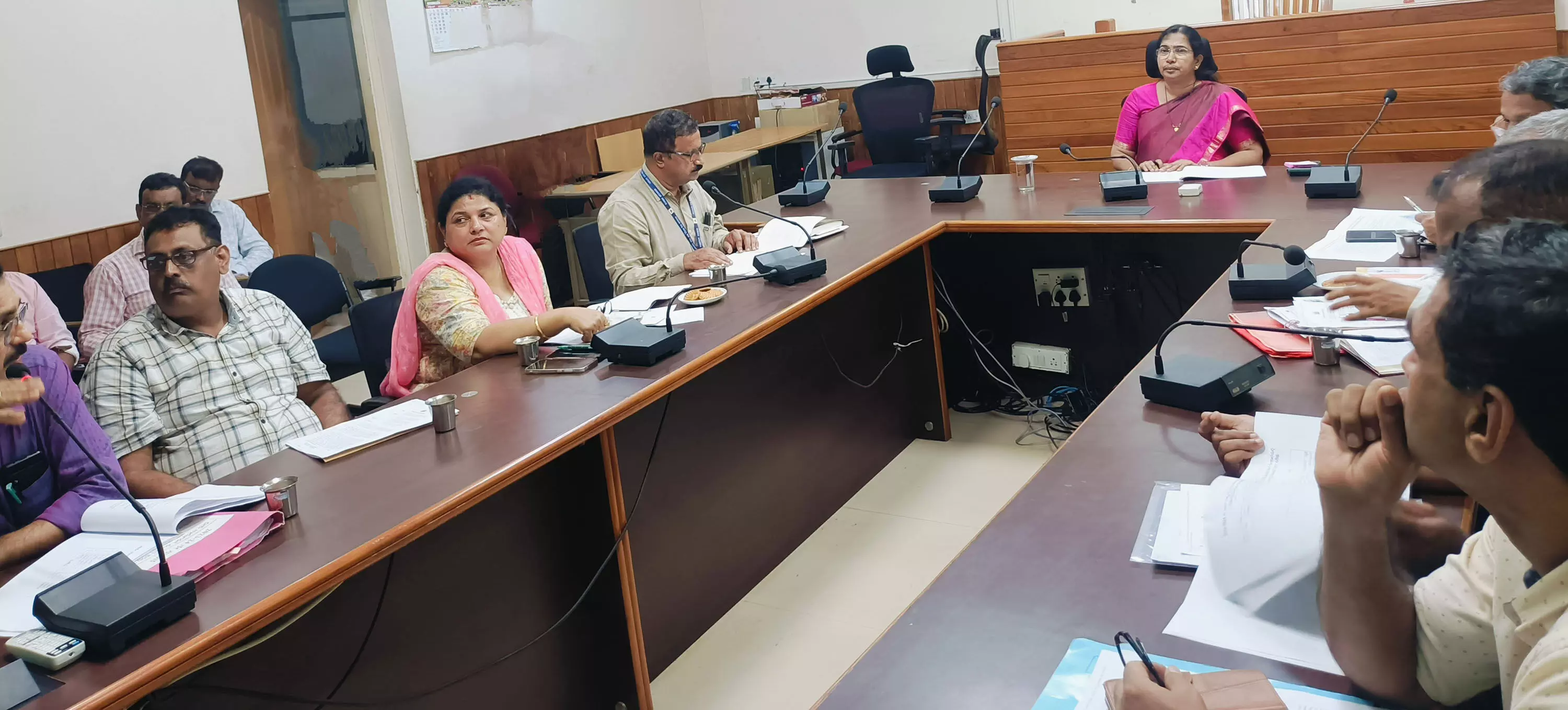 ಬೀದಿ ನಾಯಿಗಳ ನಿಯಂತ್ರಣಕ್ಕೆ ಕ್ರಮ: ಉಡುಪಿ ಜಿಲ್ಲಾಧಿಕಾರಿ ಸೂಚನೆ ಬೀದಿ ನಾಯಿಗಳ ನಿಯಂತ್ರಣಕ್ಕೆ ಕ್ರಮ: ಉಡುಪಿ ಜಿಲ್ಲಾಧಿಕಾರಿ ಸೂಚನೆ