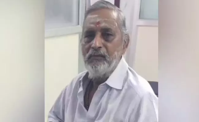 ದೇವಾಲಯದೊಳಗೆ ಬಾಲಕಿಗೆ ಲೈಂಗಿಕ ಕಿರುಕುಳ: 70 ವರ್ಷದ ಅರ್ಚಕನ ಬಂಧನ ದೇವಾಲಯದೊಳಗೆ ಬಾಲಕಿಗೆ ಲೈಂಗಿಕ ಕಿರುಕುಳ: 70 ವರ್ಷದ ಅರ್ಚಕನ ಬಂಧನ