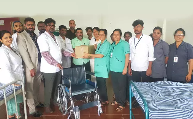 ಪಿ ಎ. ಫಾರ್ಮಸಿ ಕಾಲೇಜು ವತಿಯಿಂದ ಗಾಲಿ ಕುರ್ಚಿ ವಿತರಣೆ ,ಆರೋಗ್ಯ ತಪಾಸಣೆ ಪಿ ಎ. ಫಾರ್ಮಸಿ ಕಾಲೇಜು ವತಿಯಿಂದ ಗಾಲಿ ಕುರ್ಚಿ ವಿತರಣೆ ,ಆರೋಗ್ಯ ತಪಾಸಣೆ