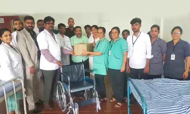 ಪಿ ಎ. ಫಾರ್ಮಸಿ ಕಾಲೇಜು ವತಿಯಿಂದ ಗಾಲಿ ಕುರ್ಚಿ ವಿತರಣೆ ,ಆರೋಗ್ಯ ತಪಾಸಣೆ