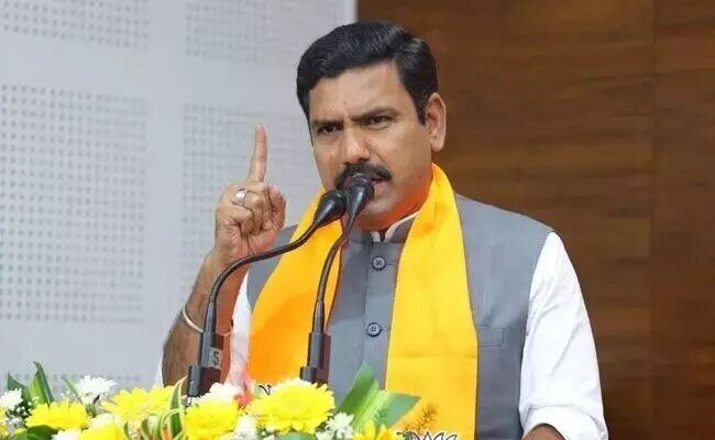 ಕಟ್ಟಡ ಕಾರ್ಮಿಕರ ಕಲ್ಯಾಣ ಮಂಡಳಿಯ ನಿಧಿ ಅನ್ಯ ಉದ್ದೇಶಕ್ಕೆ ಬಳಕೆ : ವಿಜಯೇಂದ್ರ ಕಿಡಿ