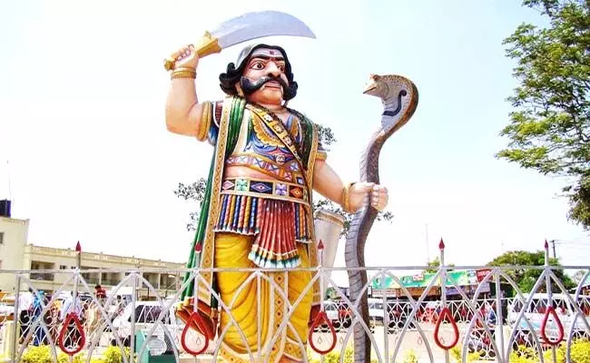 ಮಹಿಷ ರಾಕ್ಷಸನಲ್ಲ,ಇತಿಹಾಸದಲ್ಲಡಗಿರುವ ದೊರೆ ಮಹಿಷ ರಾಕ್ಷಸನಲ್ಲ,ಇತಿಹಾಸದಲ್ಲಡಗಿರುವ ದೊರೆ