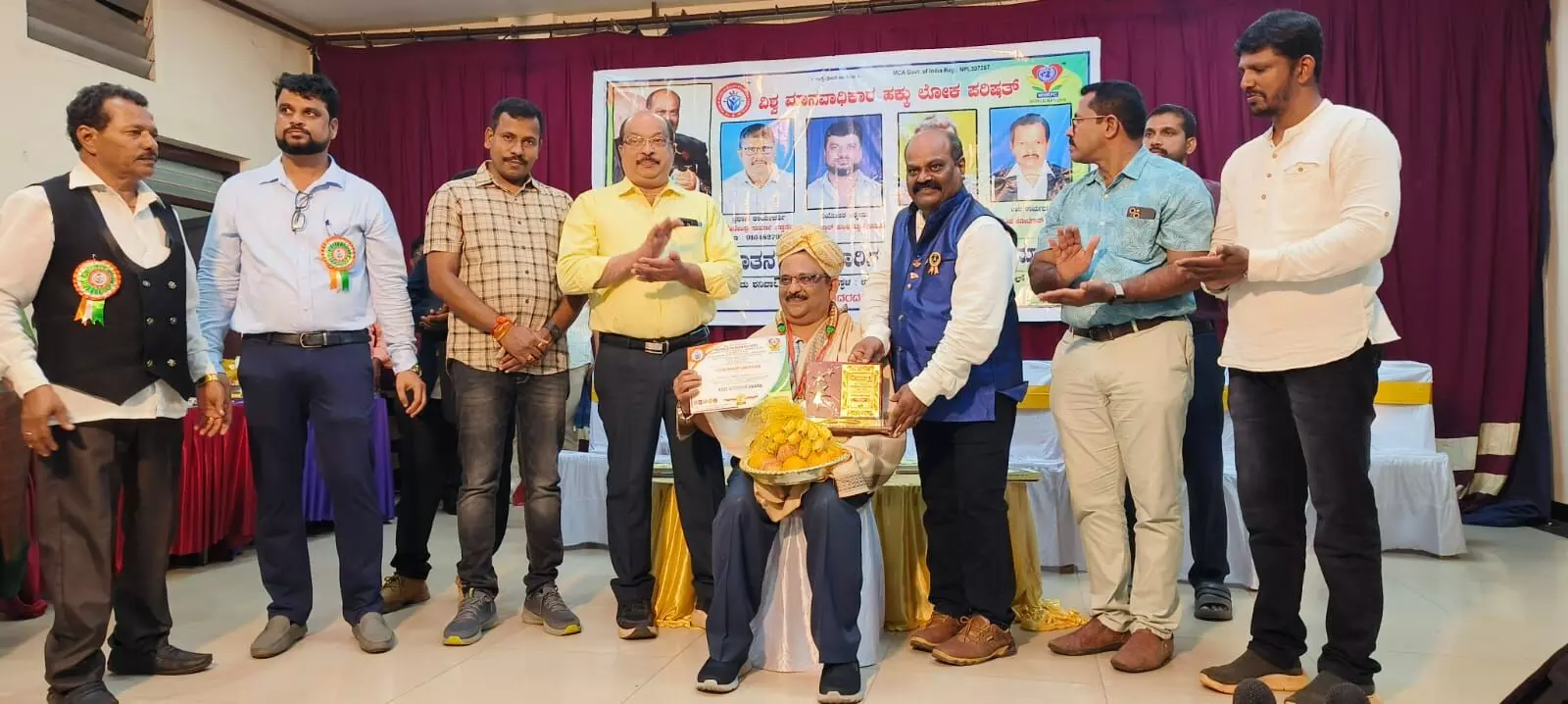 ಸಮಾಜ ಸೇವಕ ಇಕ್ಬಾಲ್ ಮನ್ನಾಗೆ ‘ಸ್ವಾಮಿ ವಿವೇಕಾನಂದ’ ರಾಜ್ಯ ಪ್ರಶಸ್ತಿ ಪ್ರದಾನ ಸಮಾಜ ಸೇವಕ ಇಕ್ಬಾಲ್ ಮನ್ನಾಗೆ ‘ಸ್ವಾಮಿ ವಿವೇಕಾನಂದ’ ರಾಜ್ಯ ಪ್ರಶಸ್ತಿ ಪ್ರದಾನ