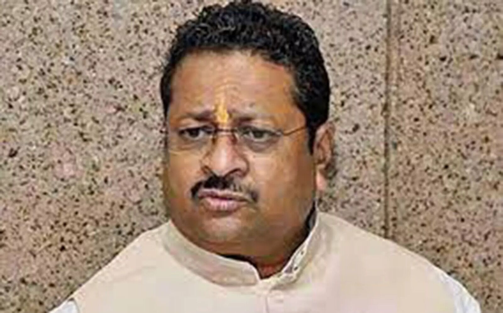 ಸಾವಿರ ಕೋಟಿ ರೂ. ಇಟ್ಟುಕೊಂಡು ಸಿಎಂ ಆಗಲು ಸಿದ್ಧತೆ : ಬಿಜೆಪಿ, ಕಾಂಗ್ರೆಸ್ ವಿರುದ್ಧ ಯತ್ನಾಳ್ ಆರೋಪ