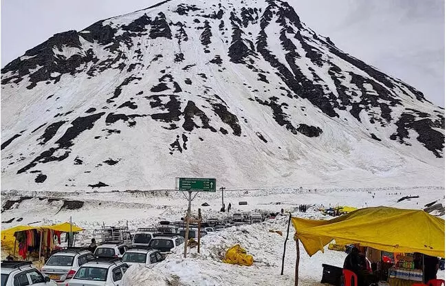 56 ವರ್ಷಗಳ ಶೋಧ ಕಾರ್ಯಾಚರಣೆ ಯಶಸ್ವಿ | ರೊಹ್ತಾಂಗ್ ಪಾಸ್ ನಲ್ಲಿ ಪತನಗೊಂಡಿದ್ದ ಐಎಎಫ್ ವಿಮಾನದಲ್ಲಿದ್ದ ನಾಲ್ವರ ಕಳೇಬರ ಪತ್ತೆ 56 ವರ್ಷಗಳ ಶೋಧ ಕಾರ್ಯಾಚರಣೆ ಯಶಸ್ವಿ | ರೊಹ್ತಾಂಗ್ ಪಾಸ್ ನಲ್ಲಿ ಪತನಗೊಂಡಿದ್ದ ಐಎಎಫ್ ವಿಮಾನದಲ್ಲಿದ್ದ ನಾಲ್ವರ ಕಳೇಬರ ಪತ್ತೆ