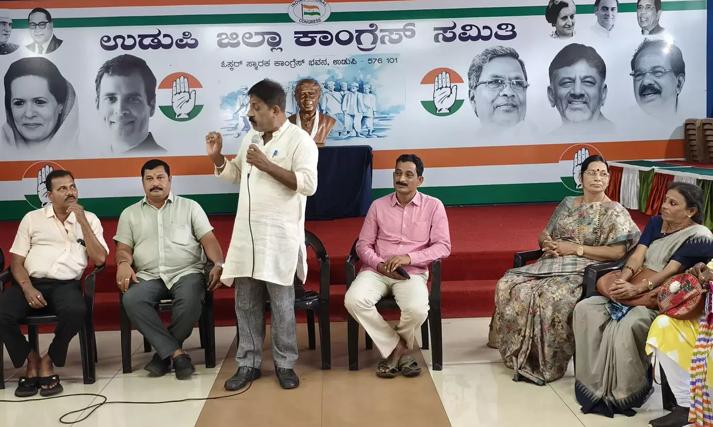 ಜಿಪಂ, ತಾ.ಪಂ. ಚುನಾವಣೆಗಳಿಗೆ ಈಗಲೇ ಸಿದ್ಧತೆ ನಡೆಸಿ: ಬ್ಲಾಕ್ ಕಾಂಗ್ರೆಸ್ ಸಮಿತಿಯ ಸಭೆಯಲ್ಲಿ ಅಶೋಕ ಕೊಡವೂರು