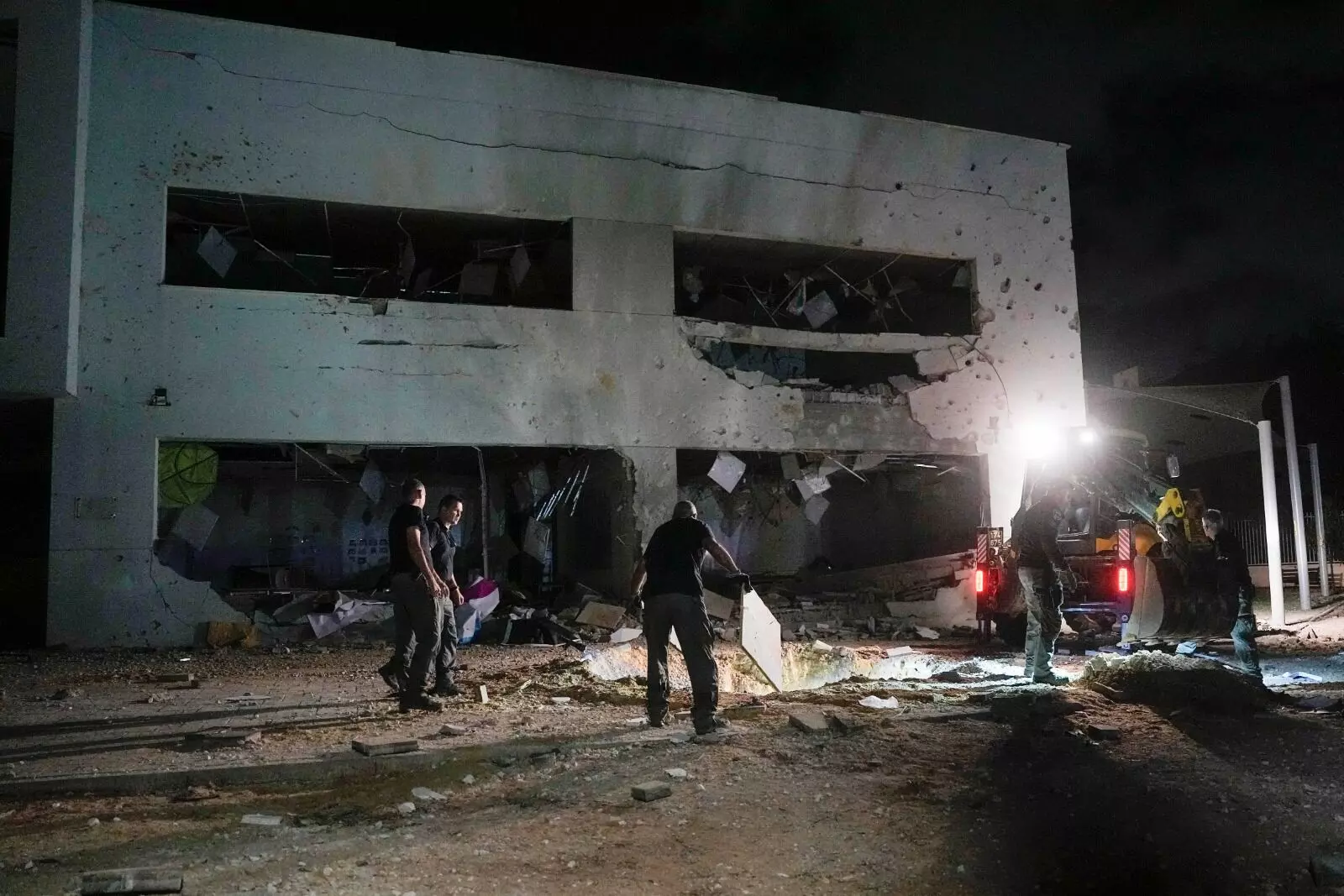 ಕ್ಷಿಪಣಿ ದಾಳಿಗೆ ಇಸ್ರೇಲ್ ನಿಂದ ಪ್ರತಿಕಾರದ ಪ್ರತಿಜ್ಞೆ: ʼಅಪಾರ ವಿನಾಶʼ ಎದುರಿಸಬೇಕಾಗುತ್ತದೆ ಎಂದ ಇರಾನ್