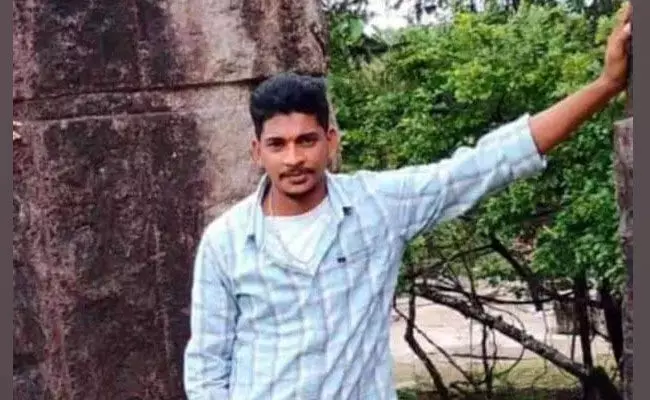 ಶಿವಮೊಗ್ಗ : ವಿದ್ಯುತ್ ತಂತಿ ತಗುಲಿ ಯುವಕ ಮೃತ್ಯು ಶಿವಮೊಗ್ಗ : ವಿದ್ಯುತ್ ತಂತಿ ತಗುಲಿ ಯುವಕ ಮೃತ್ಯು