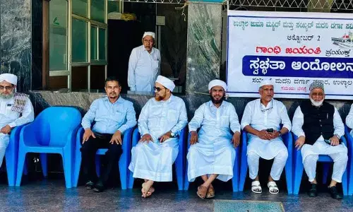 ಉಳ್ಳಾಲ ದರ್ಗಾದಲ್ಲಿ ಗಾಂಧಿ ಜಯಂತಿ ಪ್ರಯುಕ್ತ ಸ್ವಚ್ಛತಾ ಕಾರ್ಯಕ್ರಮ