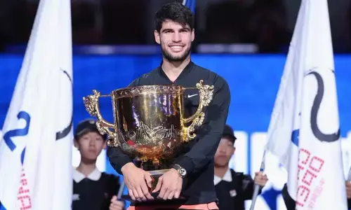 ಚೀನಾ ಓಪನ್ ಟೆನಿಸ್ ಟೂರ್ನಿ| ಸಿನ್ನರ್‌ಗೆ ಸೋಲು, ಅಲ್ಕರಾಝ್ ಚಾಂಪಿಯನ್