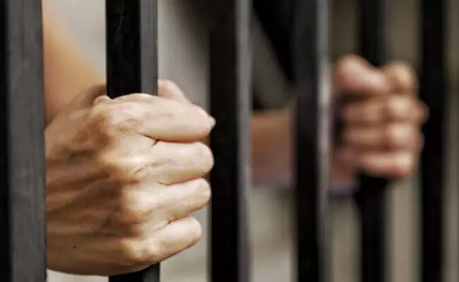 ನ್ಯಾಯಾಂಗ ಪ್ರಕ್ರಿಯೆಗೆ ಅಡ್ಡಿ | ಭಾರತೀಯ ಮೂಲದ ಸಿಂಗಾಪುರದ ಮಾಜಿ ಸಚಿವ ಎಸ್. ಈಶ್ವರನ್ ಗೆ ಜೈಲು ಶಿಕ್ಷೆ