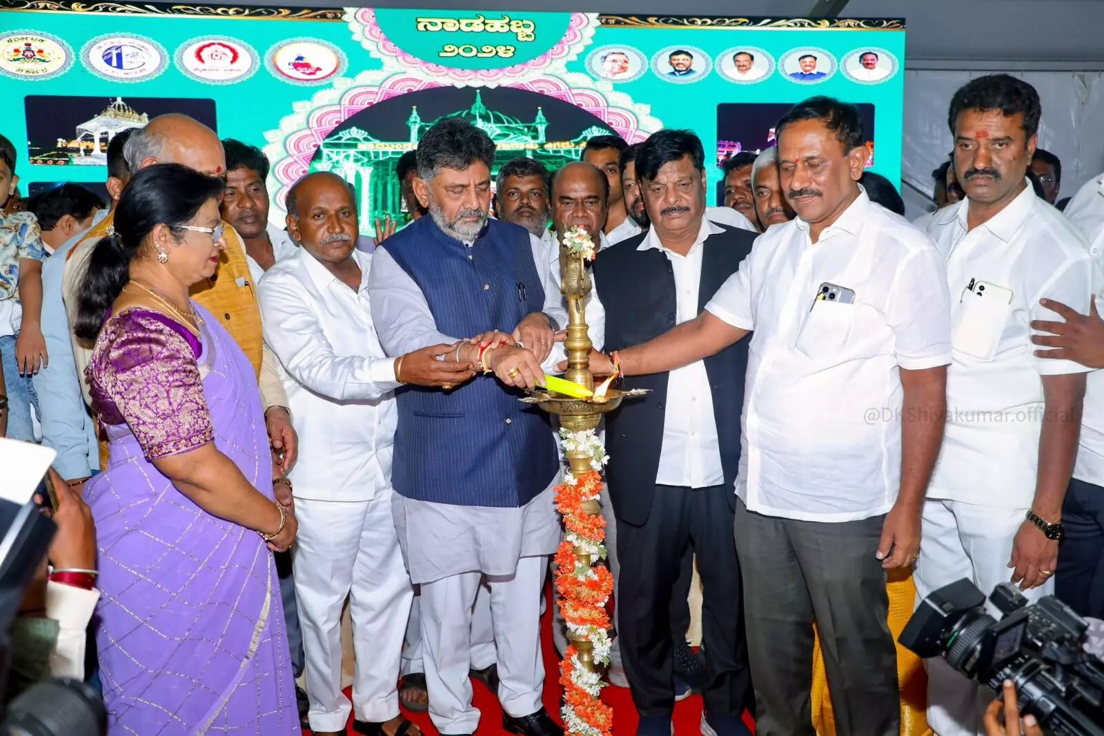 ದಸರಾ ದೀಪಾಲಂಕಾರಕ್ಕೆ ಉಪಮುಖ್ಯಮಂತ್ರಿ ಡಿ.ಕೆ. ಶಿವಕುಮಾರ್ ಚಾಲನೆ