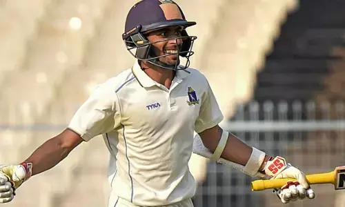 ಶತಕದ ಮೂಲಕ ಆಯ್ಕೆಗಾರರಿಗೆ ಸಂದೇಶ ರವಾನಿಸಿದ ಅಭಿಮನ್ಯು ಈಶ್ವರನ್