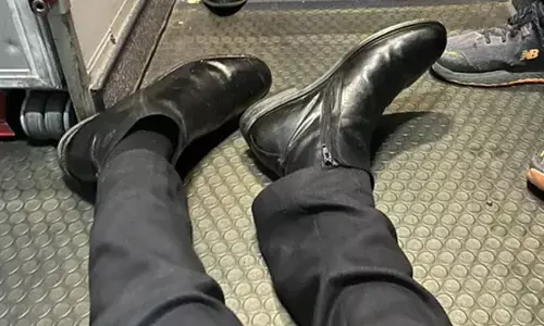 ಬಿಬಿಸಿ ವರದಿಗಾರನಿಗೆ ವಿಮಾನದಲ್ಲಿ ಗಾಲಿ ಕುರ್ಚಿ ಬಳಸಲು ಅವಕಾಶ ನಿರಾಕರಿಸಿದ ವಿಮಾನ ಯಾನ ಸಂಸ್ಥೆ