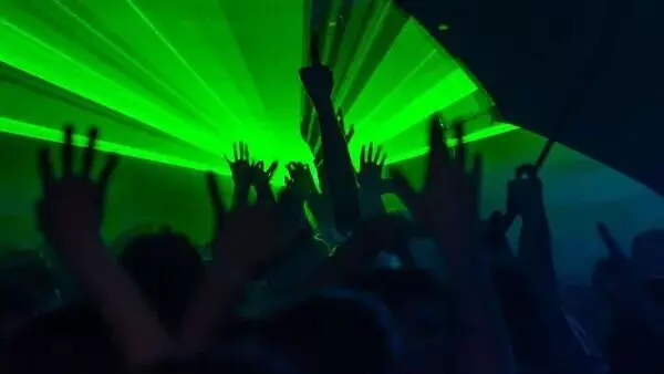 ಬೆಂಗಳೂರು| ಫಾರ್ಮ್‍ಹೌಸ್‍ನಲ್ಲಿ ರೇವ್ ಪಾರ್ಟಿ ಪ್ರಕರಣ: ತನಿಖೆ ನಡೆಸಿದ್ದ ಸಿಸಿಬಿ ಪೊಲೀಸರ ವಿರುದ್ಧ ದೂರು ದಾಖಲು