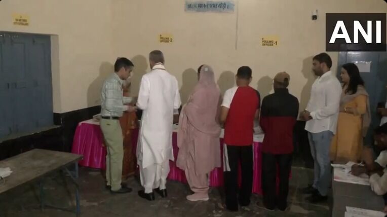 ಹರ್ಯಾಣ ಮತದಾನ ಆರಂಭ: ಹ್ಯಾಟ್ರಿಕ್ ಮೇಲೆ ಬಿಜೆಪಿ ಕಣ್ಣು, ಗದ್ದುಗೆಗೆ ಕಾಂಗ್ರೆಸ್ ಹರಸಾಹಸ