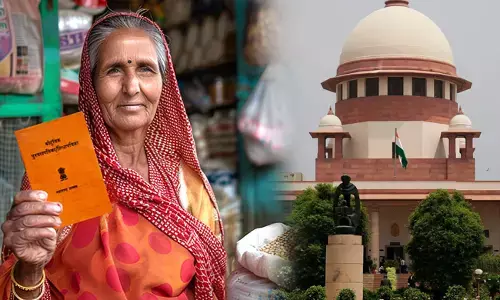 ವಲಸೆ ಕಾರ್ಮಿಕರಿಗೆ ಪಡಿತರ ಚೀಟಿ ಒದಗಿಸುವಲ್ಲಿ ವಿಳಂಬ | ಕೇಂದ್ರ, ರಾಜ್ಯಗಳನ್ನು ತರಾಟೆಗೆ ತೆಗೆದುಕೊಂಡ ಸುಪ್ರೀಂ ಕೋರ್ಟ್