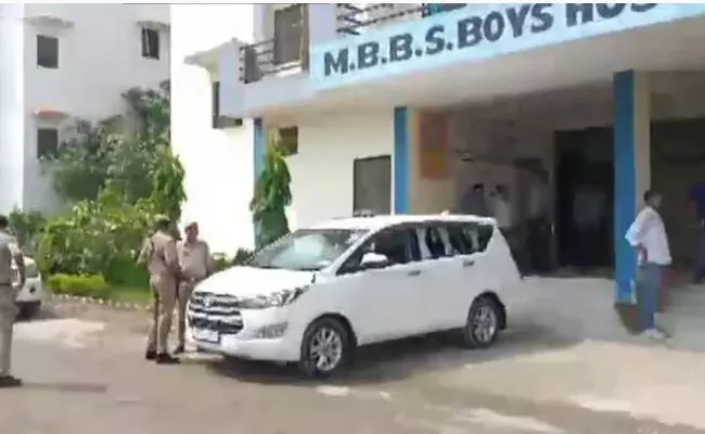 ಉತ್ತರ ಪ್ರದೇಶ | ಕ್ಯಾಂಪಸ್‌ನಲ್ಲಿ ಶಂಕಾಸ್ಪದ ಸ್ಥಿತಿಯಲ್ಲಿ ಎಂಬಿಬಿಎಸ್ ವಿದ್ಯಾರ್ಥಿ ಮೃತದೇಹ ಪತ್ತೆ