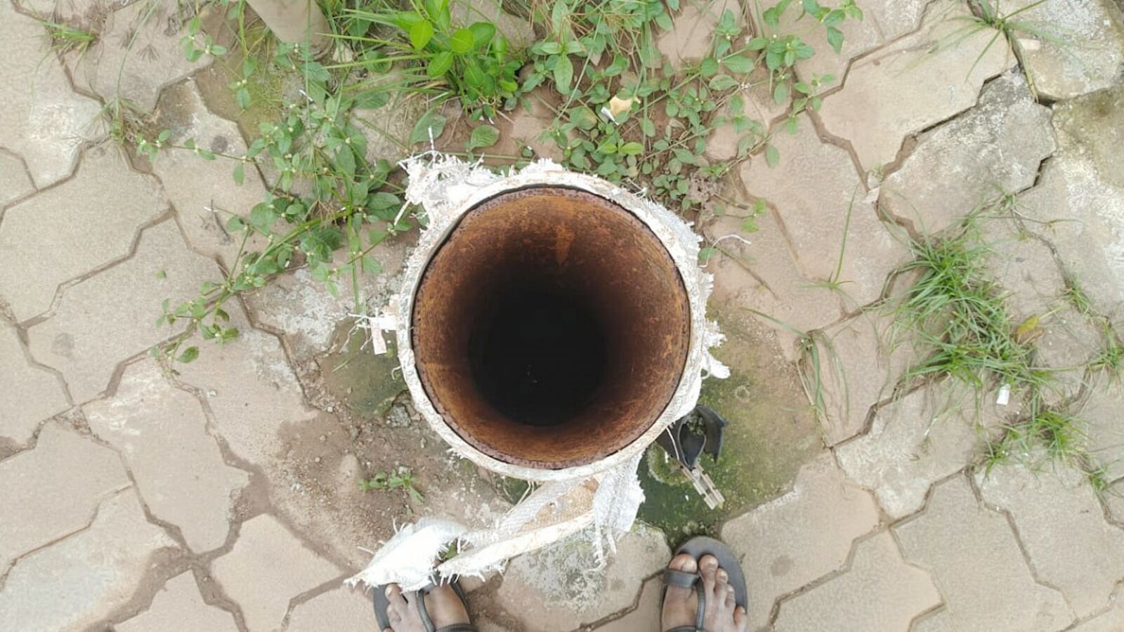 ಬೆಂಗಳೂರು | ರಸ್ತೆಯಲ್ಲಿ ಅನಧಿಕೃತವಾಗಿ ಕೊಳವೆ ಬಾವಿ ಕೊರೆಸಿದವರ ಮೇಲೆ ಎಫ್‍ಐಆರ್ ದಾಖಲು